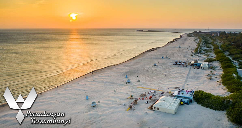 Menikmati Senja di Pantai Liepaja